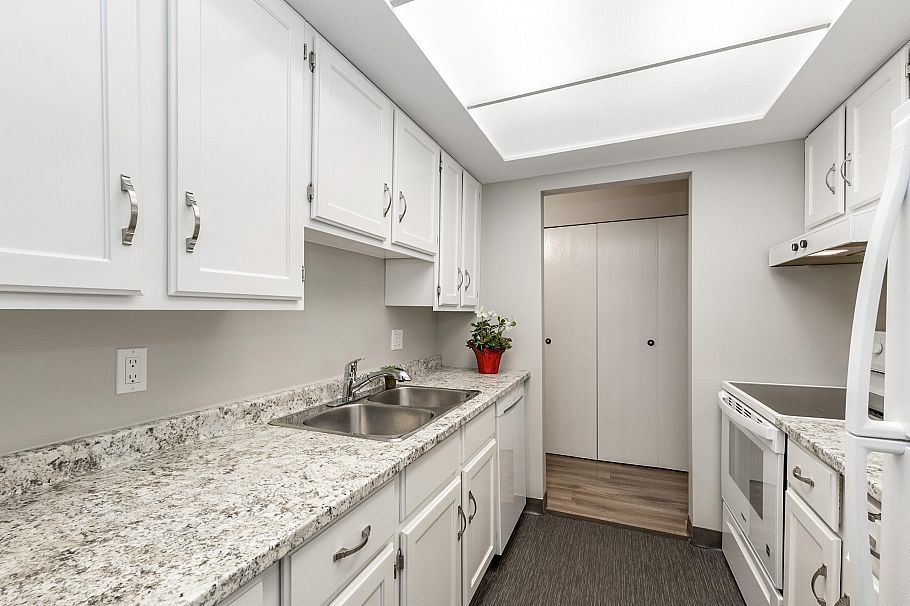 1502 4134 Maywood Street Burnaby, BC - 9