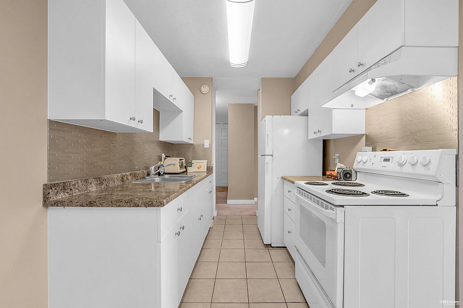 1602 2016 Fullerton Avenue North Vancouver, BC - 14