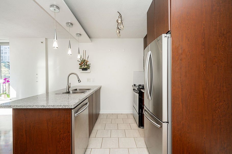 601 1001 Richards Street Vancouver, BC - 10