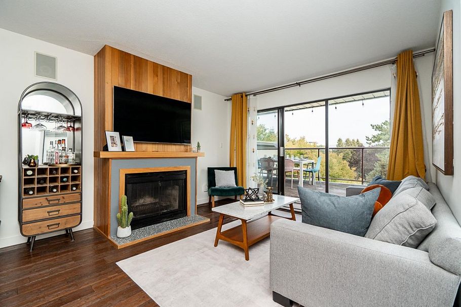 402 2222 Prince Edward Street Vancouver, BC - 1