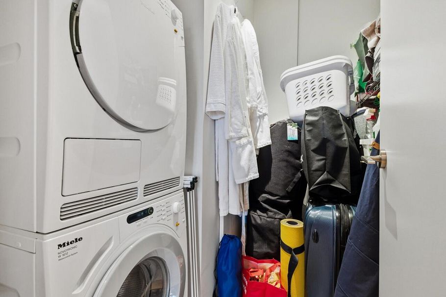 1701 667 Howe Street Vancouver, BC - 19