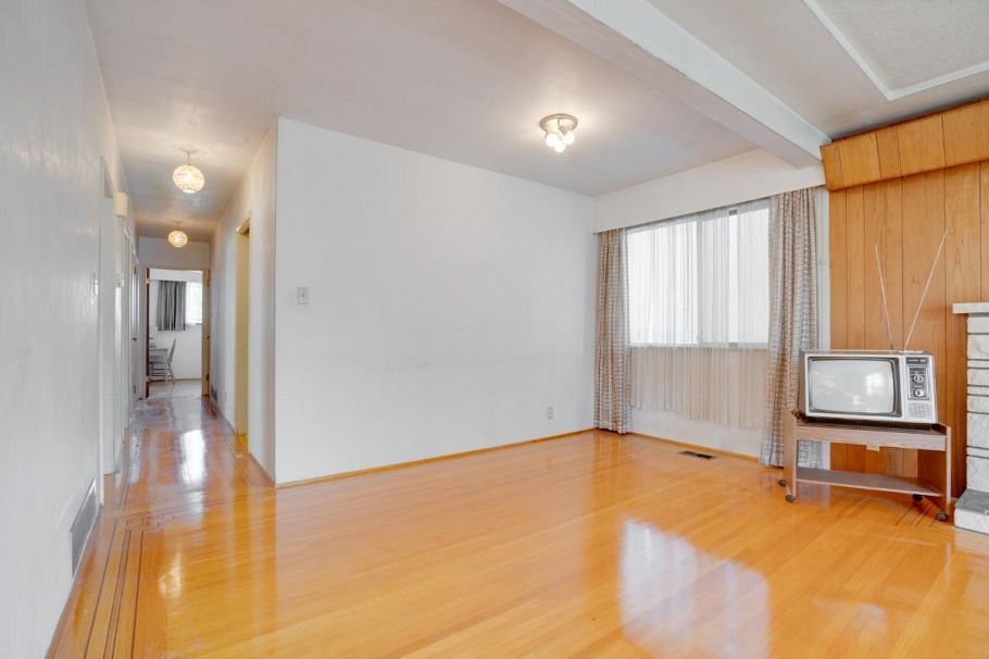 3391 E 25th Avenue Vancouver, BC - 9