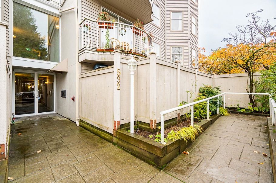 304 592 W 16th Avenue Vancouver, BC - 37