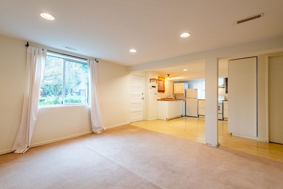 2960 W 41st Avenue Vancouver, BC - 17