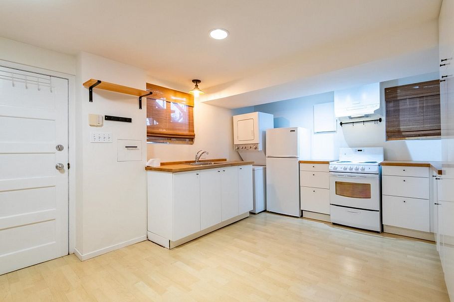 2960 W 41st Avenue Vancouver, BC - 18