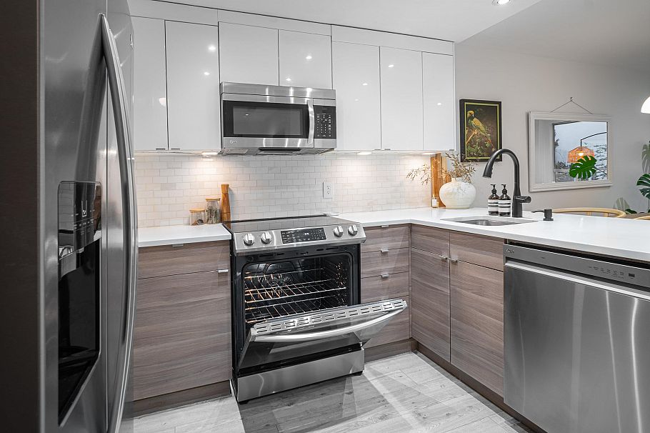 307 1345 Comox Street Vancouver, BC - 17