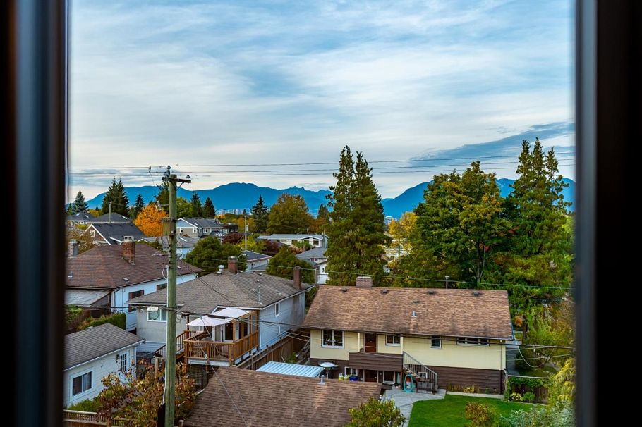 4675 St. George Street Vancouver, BC - 6