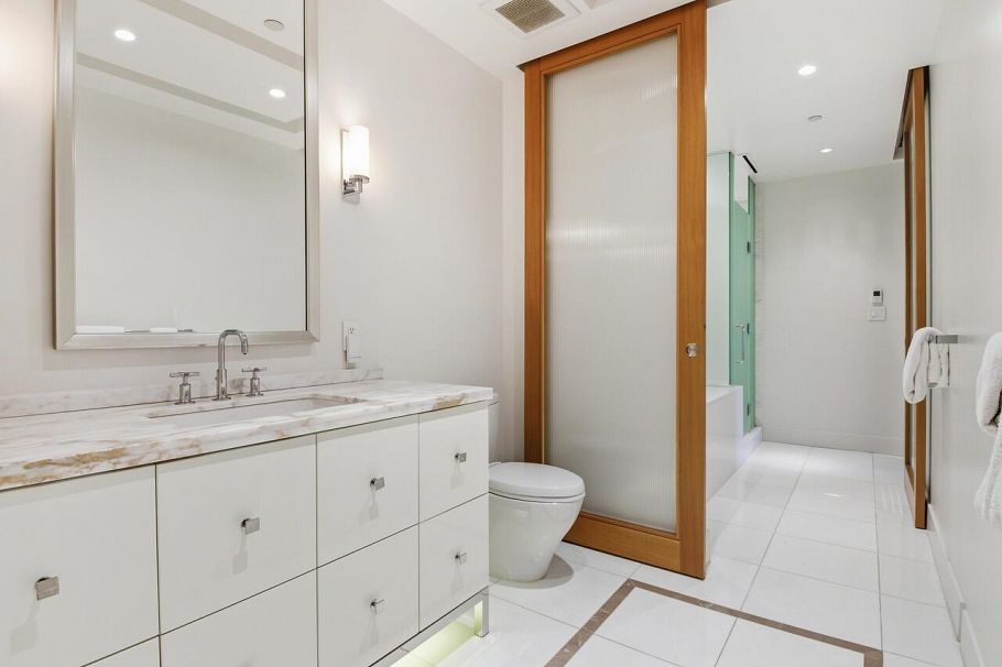 1701 667 Howe Street Vancouver, BC - 16