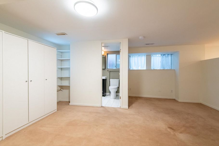 2960 W 41st Avenue Vancouver, BC - 23