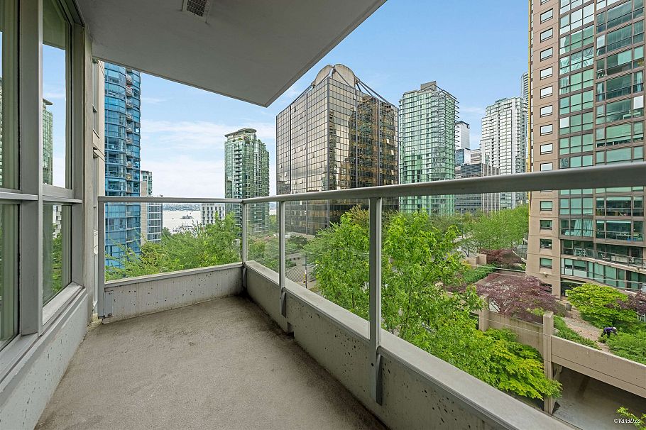 701 1420 W Georgia Street Vancouver, BC - 9
