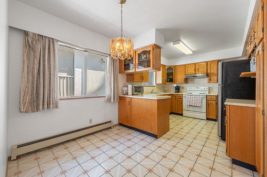 511 E 19th Avenue Vancouver, BC - 10