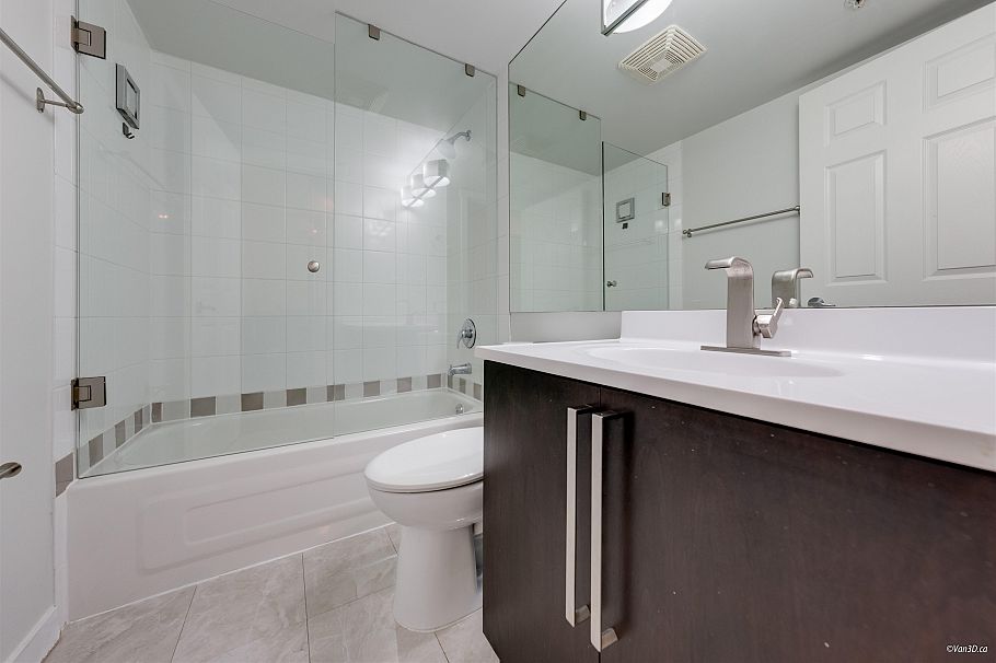 701 1420 W Georgia Street Vancouver, BC - 6