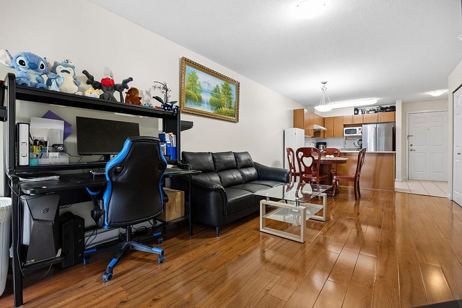 305 2028 E 37th Avenue Vancouver, BC - 4