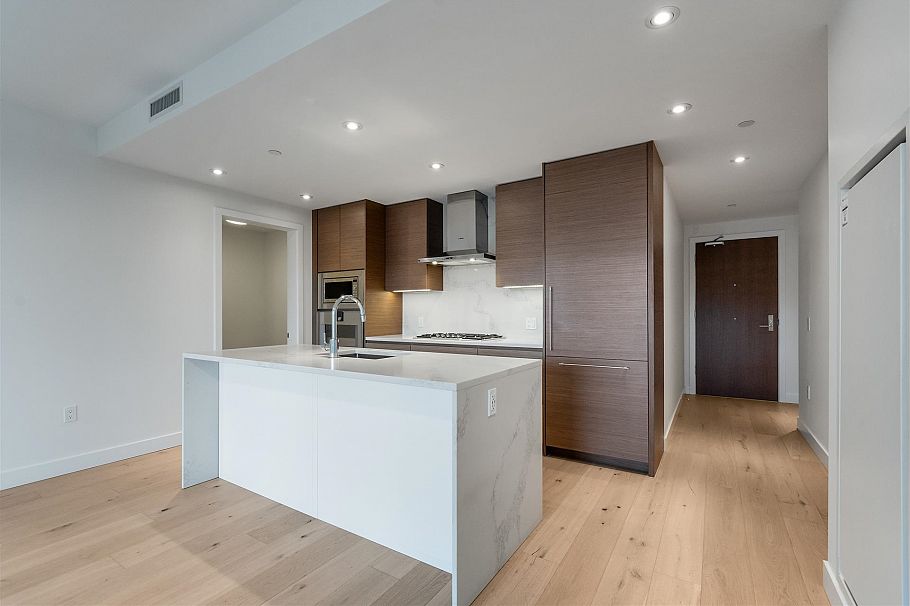 207 5693 Elizabeth Street Vancouver, BC - 3