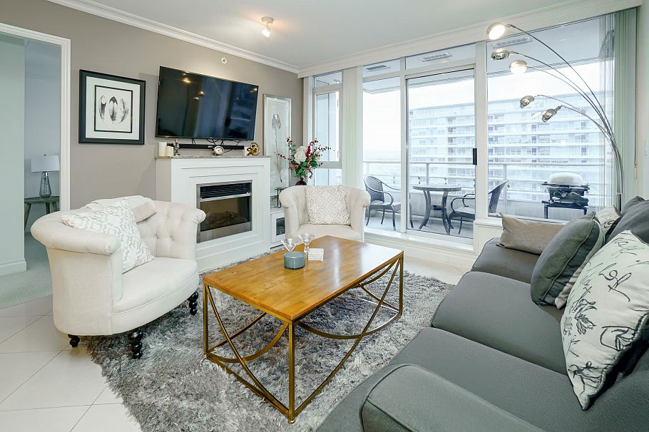 903 133 E Esplanade North Vancouver, BC - 2