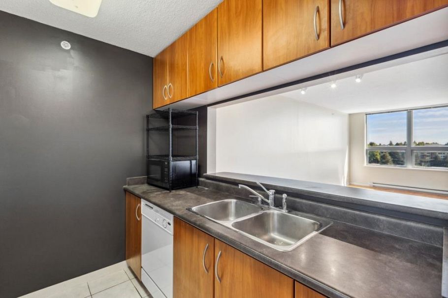 1606 3663 CROWLEY DRIVE, Vancouver BC V5R 6H4 Vancouver, BC - 16