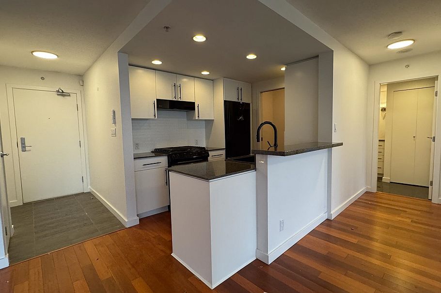 2801 455 BEACH CRESCENT, Vancouver BC V6Z 3E5 Vancouver, BC - 2