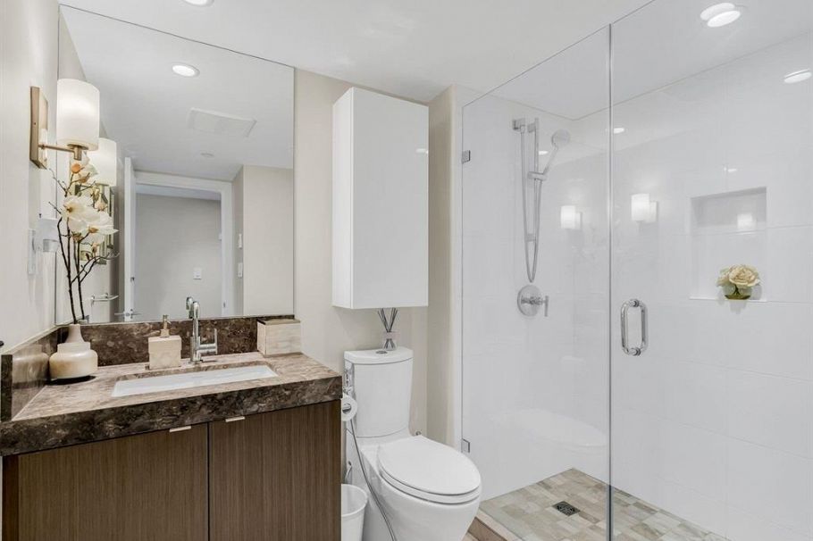 602 112 E 13th Street North Vancouver, BC - 12