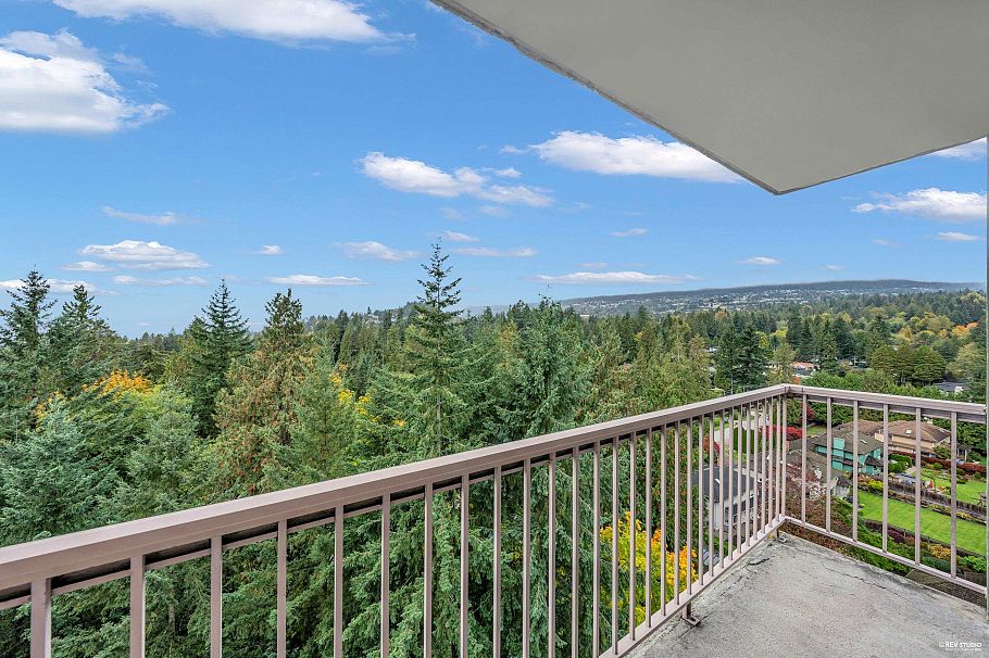 1602 2016 Fullerton Avenue North Vancouver, BC - 2