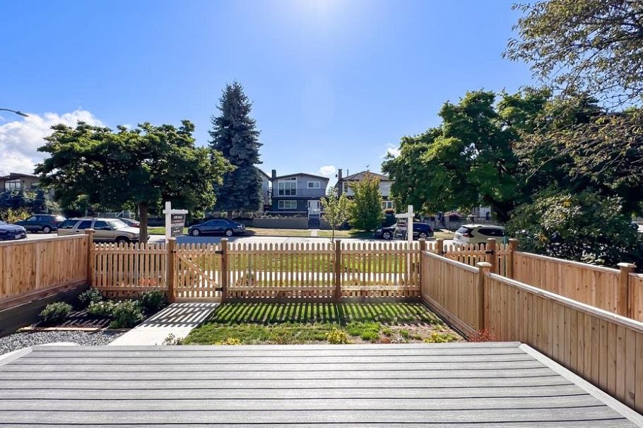 2919 Charles Street Vancouver, BC - 7