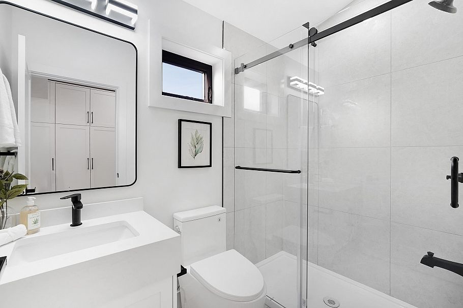 2 3310 Venables Street Vancouver, BC - 24