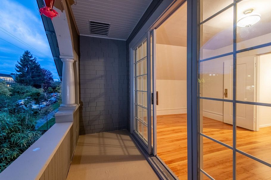 2243 W 5th Avenue Vancouver, BC - 23