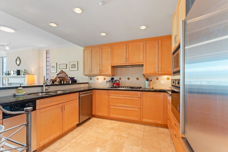 205 1717 Bayshore Drive Vancouver, BC - 8