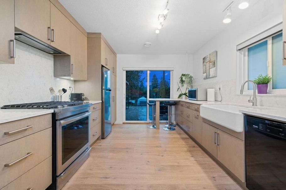 1436 Grand Boulevard North Vancouver, BC - 14