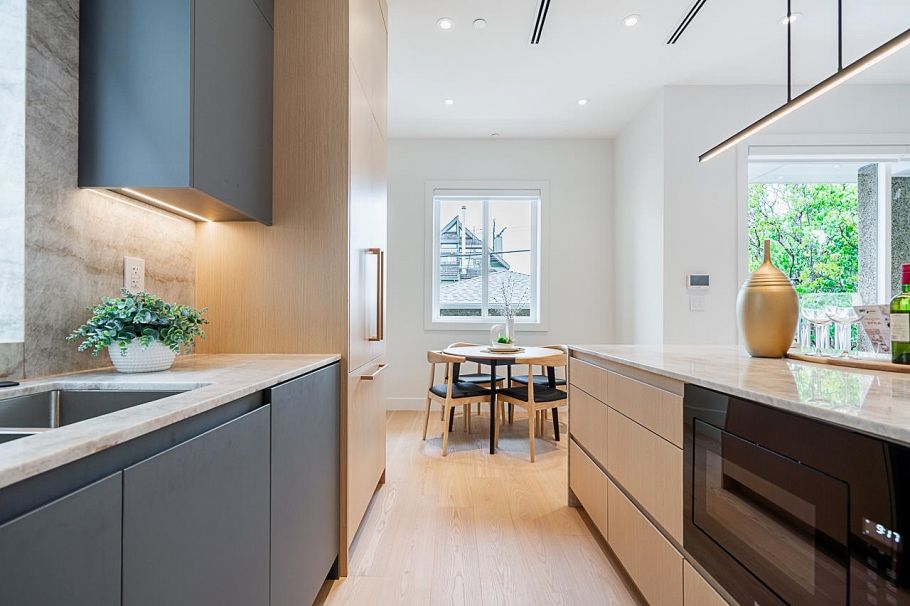 2561 W 2nd Avenue Vancouver, BC - 19