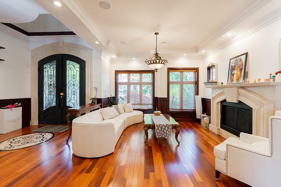 2502 W 36th Avenue Vancouver, BC - 3