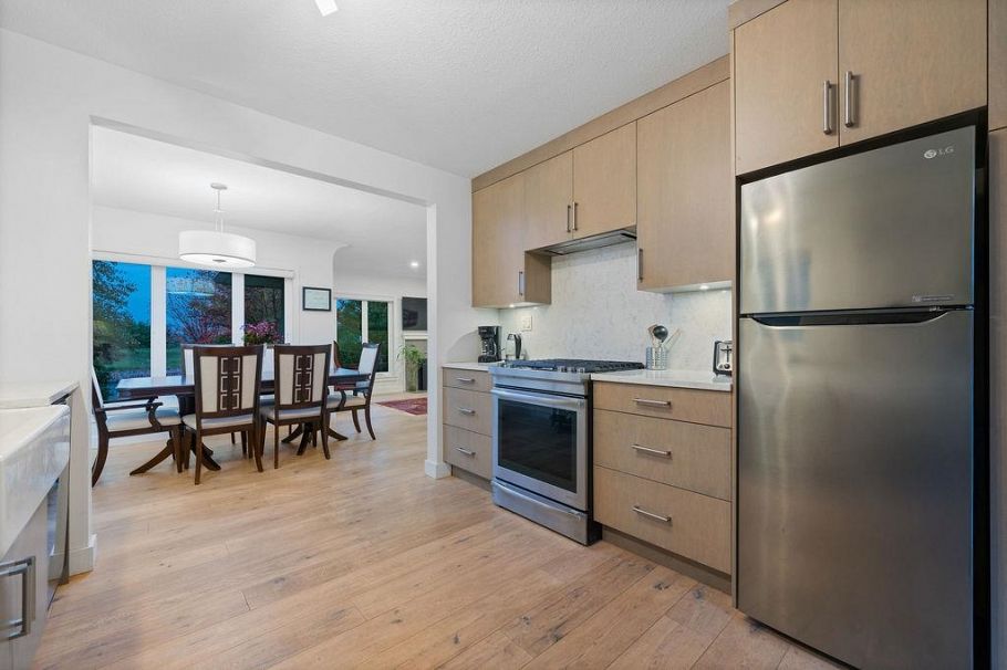 1436 Grand Boulevard North Vancouver, BC - 9