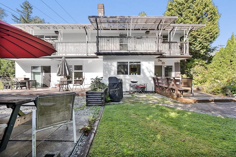 815 E 29th Street North Vancouver, BC - 22