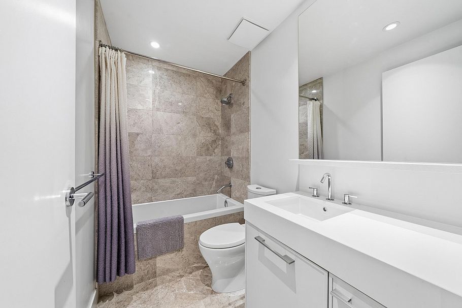 201 3220 Connaught Crescent North Vancouver, BC - 14