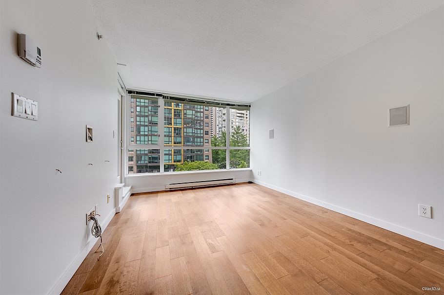 701 1420 W Georgia Street Vancouver, BC - 5