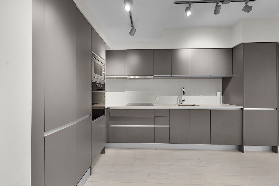 9XX 180 E 2ND, Vancouver BC V5T 0K4 Vancouver, BC - 2