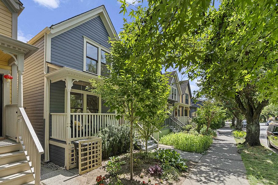 508 Hawks Avenue Vancouver, BC - 2