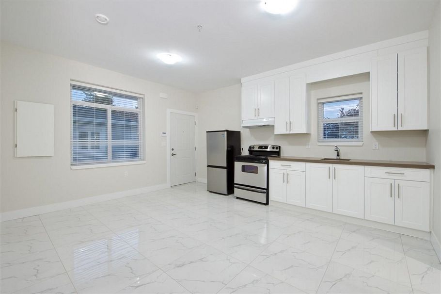 215 E 64th Avenue Vancouver, BC - 17