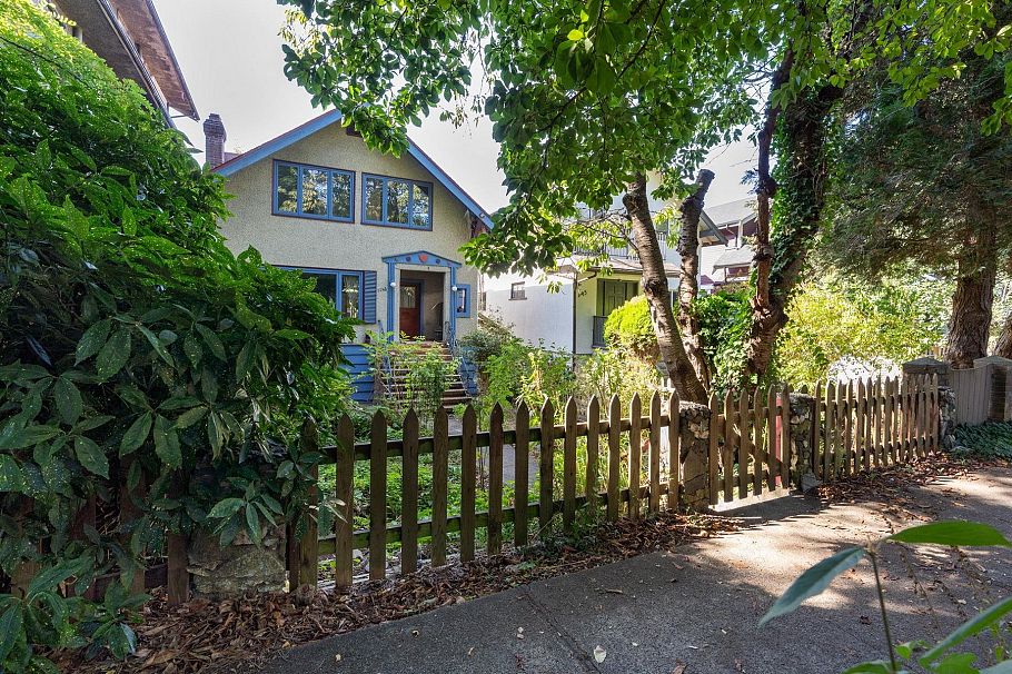 1149 Lily Street Vancouver, BC - 3