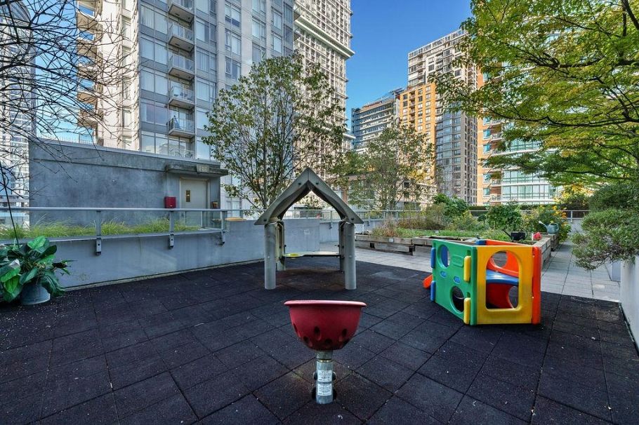 2301 833 Homer Street Vancouver, BC - 22