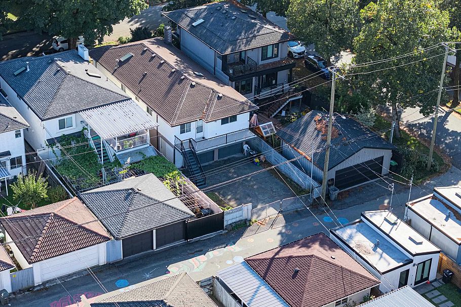 511 E 19th Avenue Vancouver, BC - 38