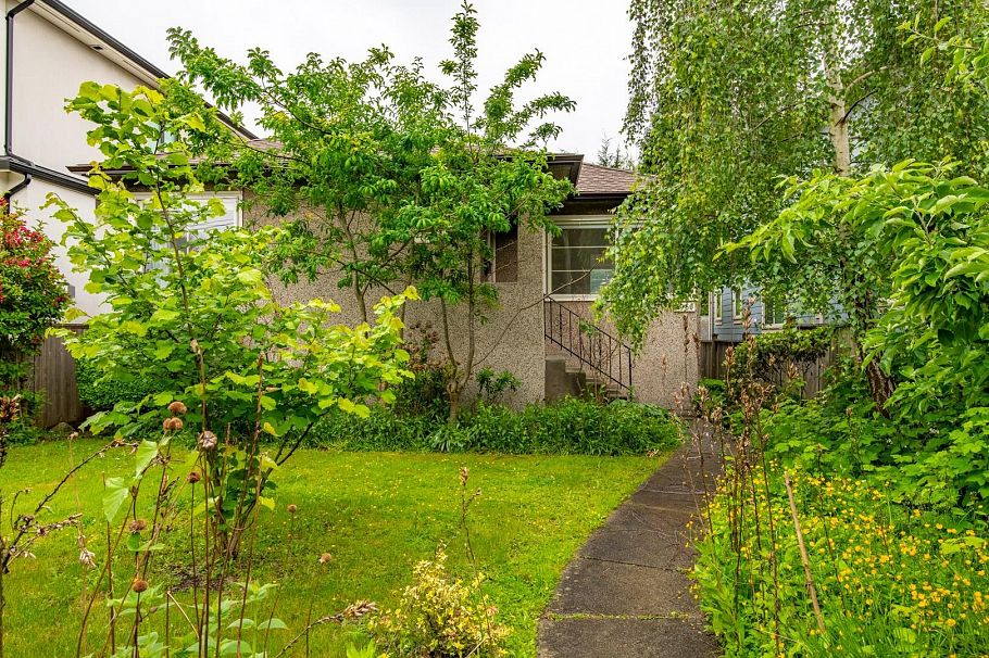 2960 W 41st Avenue Vancouver, BC - 3