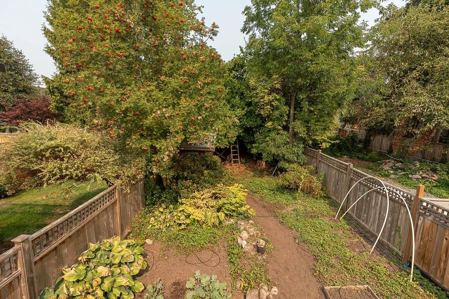 2025 Charles Street Vancouver, BC - 35