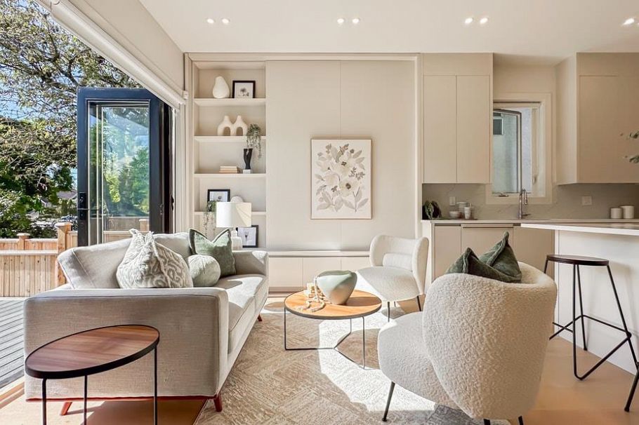 2919 Charles Street Vancouver, BC - 1