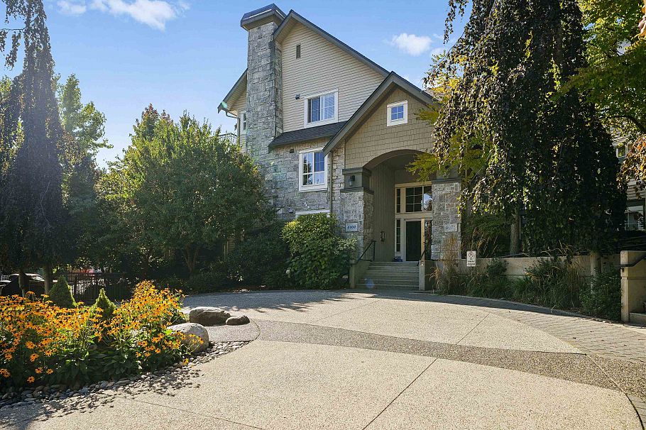 355 1100 E 29th Street North Vancouver, BC - 12