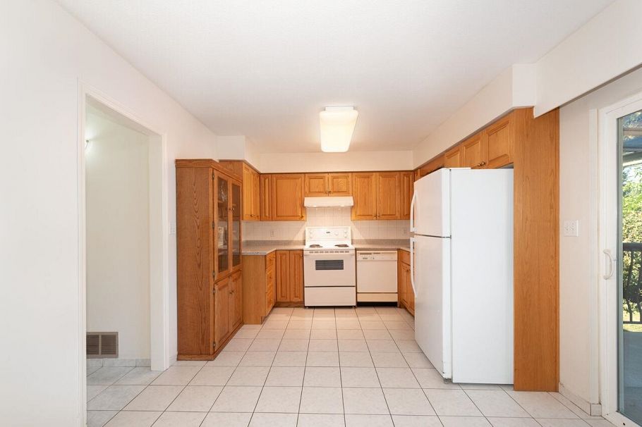 2155 W 15th Avenue Vancouver, BC - 22