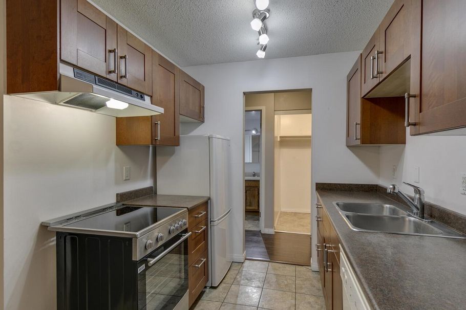 208 275 W 2nd Street North Vancouver, BC - 4