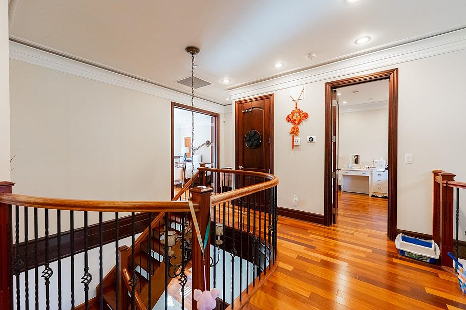 2502 W 36th Avenue Vancouver, BC - 19