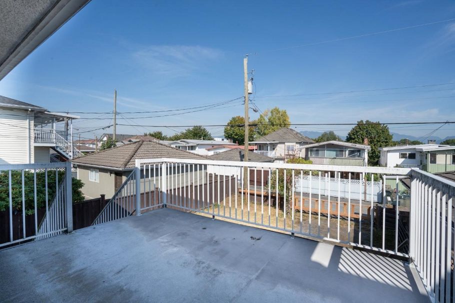 3391 E 25th Avenue Vancouver, BC - 26