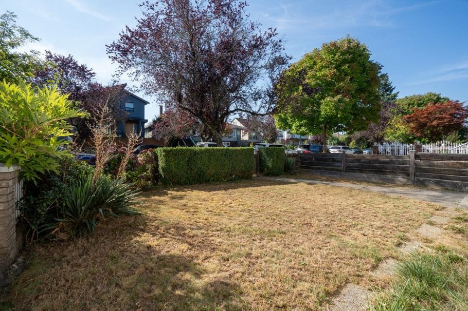 3391 E 25th Avenue Vancouver, BC - 29