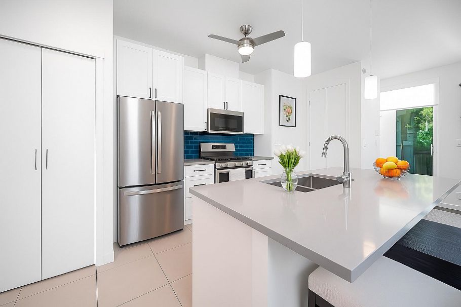 983 Richards Street Vancouver, BC - 10